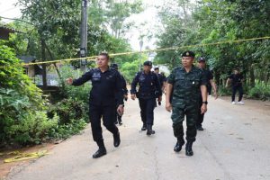 รอง มทภ.4 ติดตามเหตุลอบวางระเบิดบ้านประชาชนกลุ่มเปราะบาง ย้ำกำลังพลปฏิบัติหน้าที่ห้ามประมาท ยืนยัน กอ.รมน.ภาค 4 สน. จะดำเนินการติดตามจับกุมกลุ่มก่อเหตุรุนแรง มิให้ผู้ใดมาทำลายความสงบสุขในพื้นที่